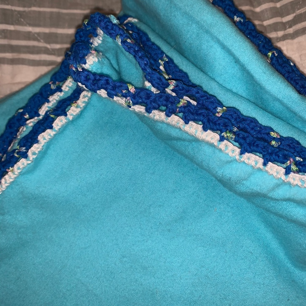 Baby blanket with crochet border